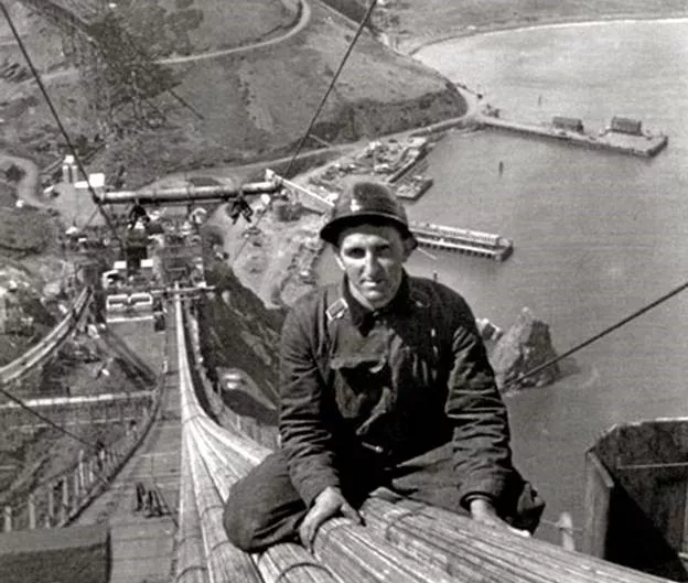 The Golden Gate Bridge Was Built In 1933, Its Engineer Installed A Genius Life-Saving Feature